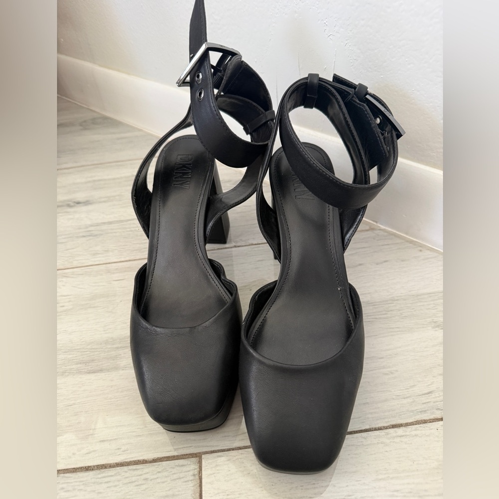 DKNY Women's Faux Leather Block Heel Briella-Platform ANK Pump Size 9